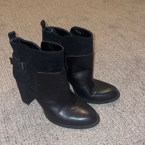 Nine West black suede and leather heels Great condition womens size 8